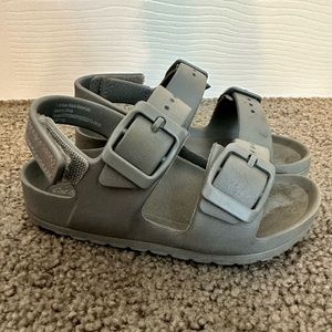 Cat & Jack grey toddler sandals